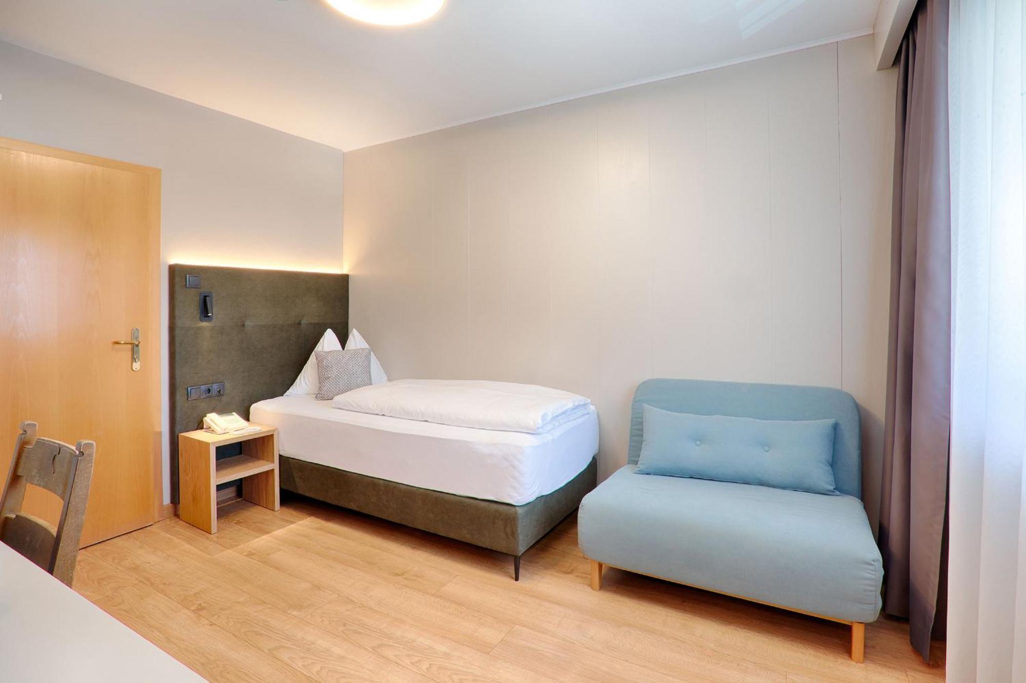 Hotel Lamm Naturns Exterior photo