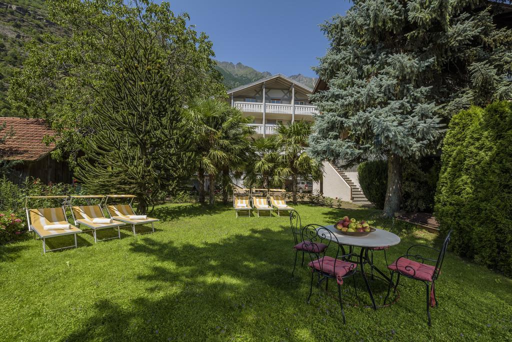 Hotel Lamm Naturns Exterior photo
