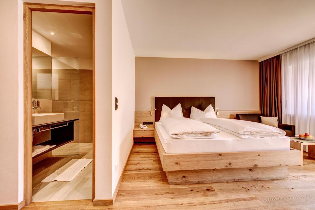 Hotel Lamm Naturns Exterior photo